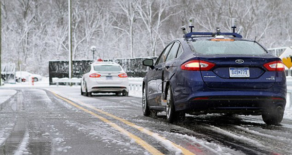 福特在大雪天成功完成無(wú)人駕駛汽車道路測(cè)試