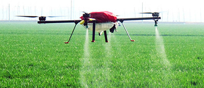 用拖拉機種田？out了！無人機快4倍