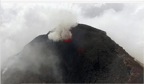 無(wú)人機(jī)新用途！英國(guó)科學(xué)家用其研究活躍火山