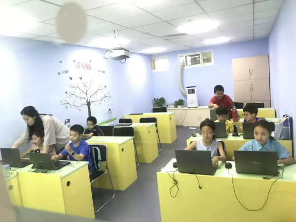 見證孩子的成長是非常幸福的事！——最美人氣教師張馨雨專訪