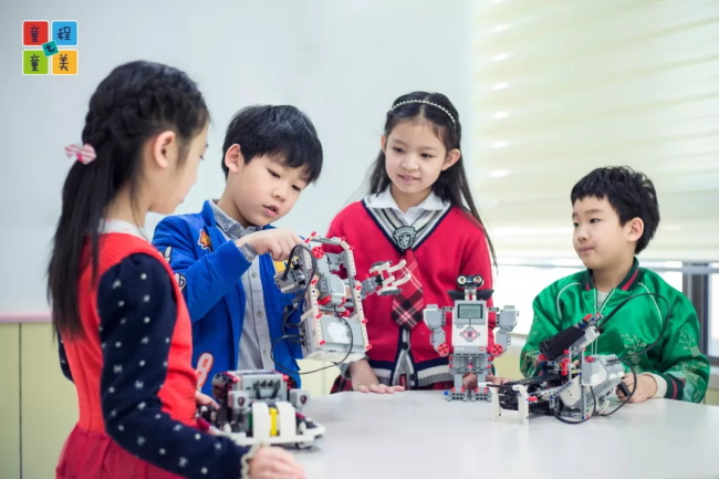 機(jī)器人編程有必要學(xué)嗎，孩子<a style='color:blue' href='http://m.etedu.net.cn/robot/ask/3582.html'>學(xué)機(jī)器人編程有用嗎</a>？